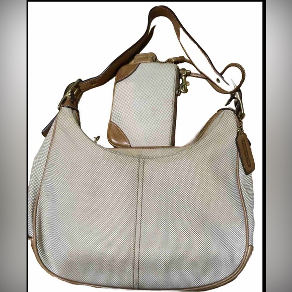 Coach Hampton Canvas Leather Trim with Matching Wristlet - Picture 2 of 13